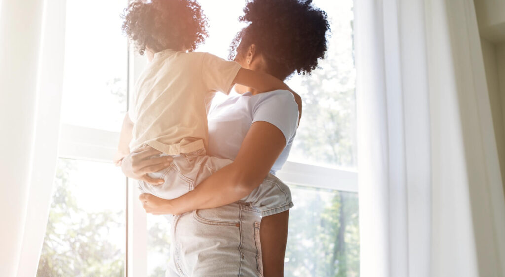 Auxílio Mãe Solteira: é verdade que o Bolsa Família vai ganhar R$ 1200 extra?